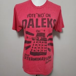 Ripple Junction red Dr. Who "Vote No" to Daleks unisex tee size small
